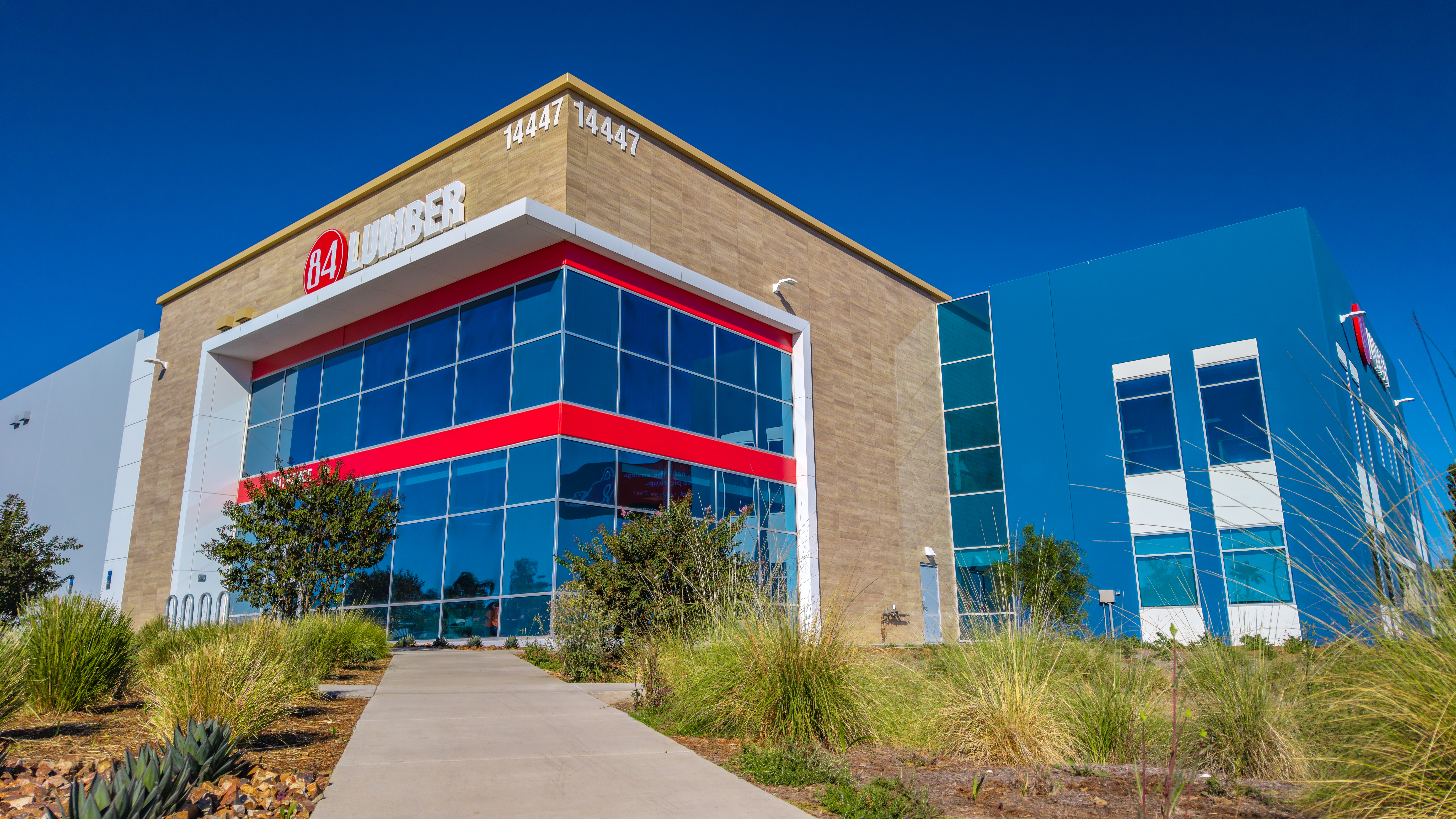84 Lumber La Mirada store front